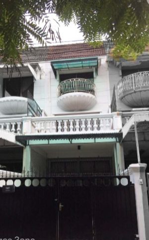 ขายทาวน์โฮม 3 ชั้น ย่านประชาชื่น ใกล้ รพ เกษมราษฎร์ เนื้อที่ 25 ตรว มี 3 นอน 3 น้ำ