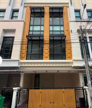 ขายและให้เช่า ทาวน์โฮม แขวงบางนาใต้ เขตบางนา กรุงเทพมหานคร
