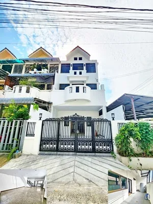  เดินได้ 300ม ให้เช่าโฮมออฟฟิต 3 ชั้น 22ตรว. 232ตรม. ไม่เคยอยู่ 4นอน MRT วงศ์สว่าง  บิ๊กซี วงศ์สว่าง รักสัตว์ 3น้ำ 2แอร์
