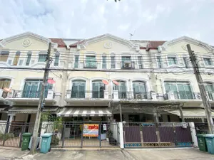 ขาย ทาวน์โฮม ในโครงการ บ้านกลางเมือง สวิสทาวน์ แขวงจรเข้บัว เขตลาดพร้าว กรุงเทพมหานคร