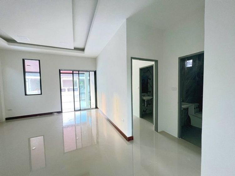 บ้านเดี่ยว โครงการสร้างใหม่ ใกล้ห้าง CK ปลวกแดง ผ่อนเพียง 8000 บาท, ภาพที่ 4