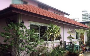 ขายบ้านเดี่ยว 3 ชั้น พร้อมที่ดิน เนื้อที่ 330 ตร.วา ซ.สุขุมวิท 62 ใกล้สถานีรถไฟฟ้า BTSบางจาก (AH1T2321)