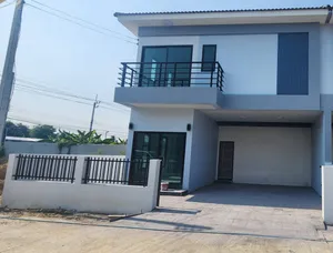 ขายบ้านแฝด หลังใหญ่ 160 ตร.ม. 3ห้องนอน 3ห้องน้ำ 1ห้องครัว จอดรถในบ้านได้ 2 คัน ใหม่ มือ 1  กำแพงบ้านไม่ติดกันนะครับ