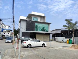 ขาย – เช่า โฮมออฟฟิศ ห้องสำนักงาน 9 ห้อง จอดรถได้กว่า 15 คัน รองรับพนักงาน 50 คน ใจกลางอมตะนคร ชลบุรี อุปกรณ์สำนักงานครบถ้วนใช้งานได้ทันที