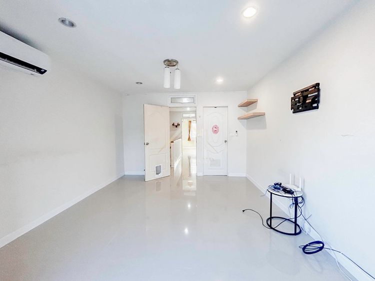 ทาวน์โฮม 3 ชั้น หมู่บ้าน สนธิวัฒนา ซอยลาดพร้าว 110   , ภาพที่ 4