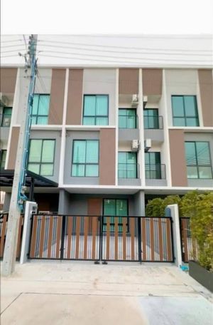 ให้เช่าทาวน์โฮม 3 ชั้น โครงการ Nue connex house ดอนเมือง เนื้อที่ 22 ตร.วา เข้าออกได้ 2ฝั่ง วิถาวดี พหลโยธิน ใกล้รถไฟฟ้า 2สาย