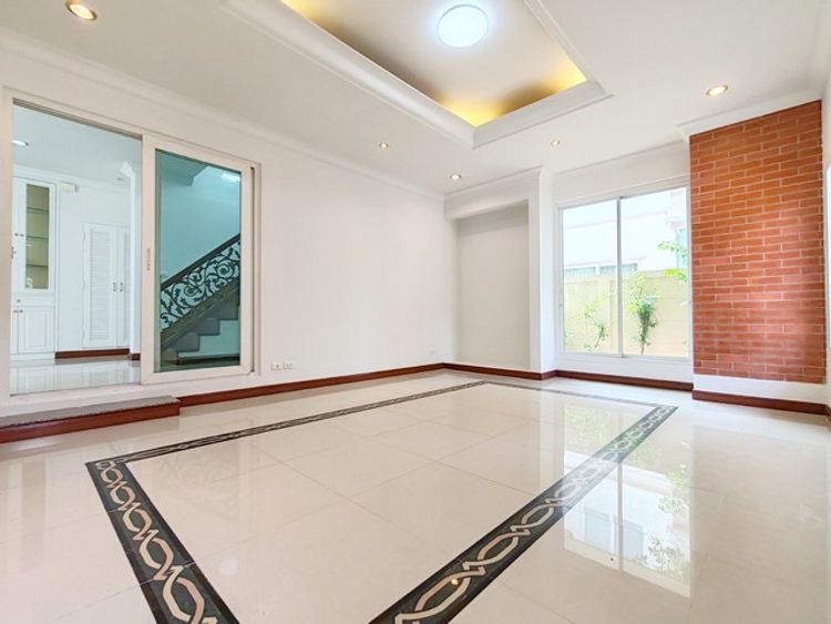 ขายด่วน บ้านเดี่ยว  2 ชั้น  ม.ลัดดารมย์-วัชรพล ถ.สุขาภิบาล 5 หลังมุม , ภาพที่ 4