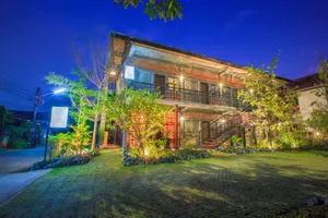 ให้เช่า/ขาย โรงแรม ในเมือง จำนวน 7 ห้อง บน พท. 125  ตรว .พร้อมห้องอาหาร มีที่จอด  พร้อมเฟอร์นิเจอร์และอุปกรณ์ภายในโรงแรม บรรยากาศดีเงียบสงบ ใกล้เมือง 