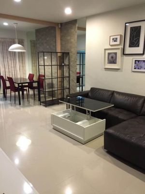 ให้เช่าทาวน์โฮม 3 ชั้น หมู่บ้านกลางเมือง S Sense ถ.ศรีนครินทร์ เนื้อที่ 20 ตร.วา ตกแต่งพร้อมเข้าอยู่ได้เลยใกล้ห้างซีคอนสแควร์