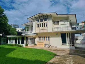B6718 ให้เช่า บ้านเดี่ยว 375 ตรว. สุขุมวิท44 แขวงพระโขนง เขตคลองเตย กรุงเทพมหานคร