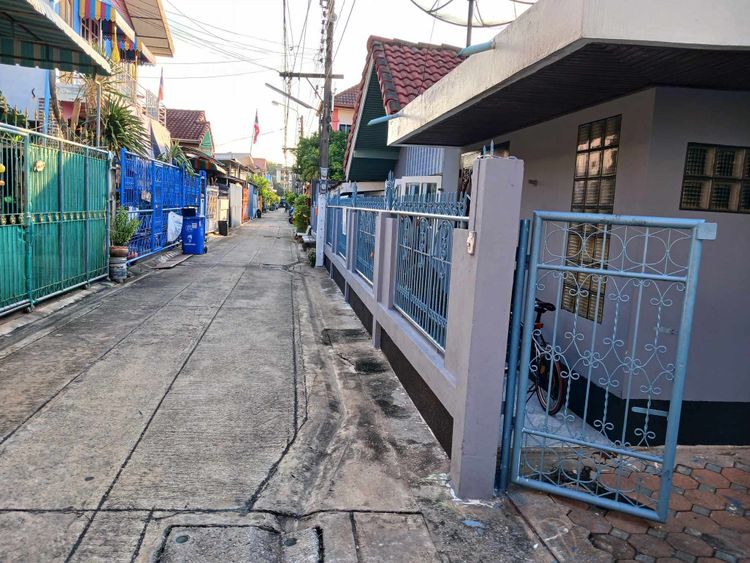 ขายบ้าน ด่วน !! ด่านสำโรง 48(แยก2) 67 ตรว. 4ห้องนอน 2 ห้องน้ำ จอดรถได้, ภาพที่ 4