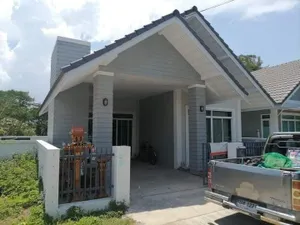 ASS1826 ให้เช่าบ้านเดี่ยวชั้นเดียว  2 ห้องนอน 2 ห้องน้ำ  1 ห้องครัว   ที่จอดรถ 1 คัน ขนาดที่ดิน  43 ตรว.   ให้เช่าราคา 7,000 บาทต่อเดือน   *รับสัตว์เลี้ยง