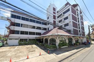 83385 – ขายด่วน! โรงแรม 5 ชั้น 200 ตร.ว. ถนนระแกง2 หายยา เชียงใหม่ ใกล้ประตูท่าแพ