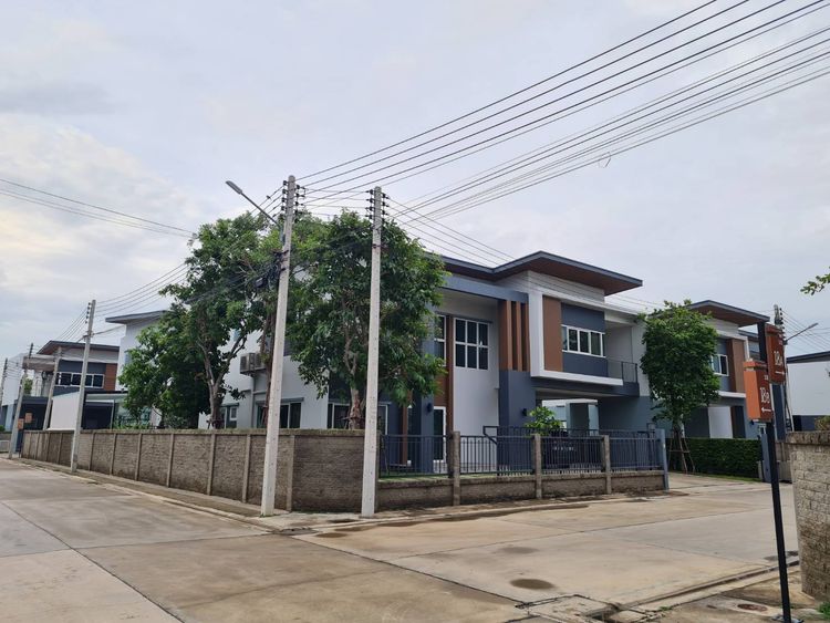 ขายบ้านเดี่ยวขนาดใหญ่ โครงการ ลาวิลล์ล่า พอชช์ ติดถนนสายเอเซีย , ภาพที่ 4