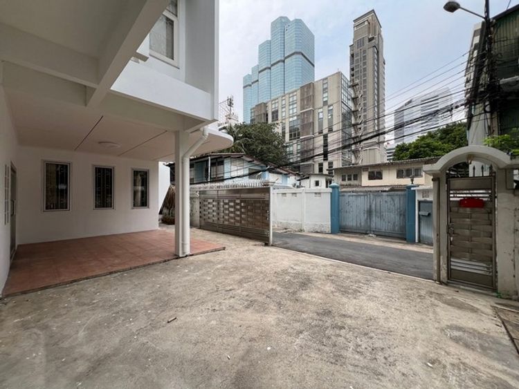 ให้เช่าบ้านเดี่ยว 3 ชั้น ใจกลางสาทร 70 ตรว. พื้นที่ 500 ตรม. ย่านธุรกิจ, ภาพที่ 4