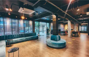 Hotel & hostel for sale, 238 sq. Wah., 2 buildings, near Airport Rail Link Ratchaprarop Station, 150 m., Makkasan Subdistrict, Ratchathewi District, Bangkok
