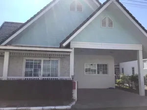 ASS1835 ให้เช่าบ้านเดี่ยวชั้นเดียว  3 ห้องนอน 3 ห้องน้ำ 1ห้องรับแขก 1ห้องครัว   ให้เช่าราคา  21,000 บาทต่อเดือน 