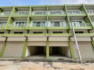 ให้เช่าตึกแถว 2 ห้องติดกัน 40 ตรว. 3 ชั้น มีชั้นลอย ใกล้โรงเรียนอัสสัมชัญ แคมปัส พระราม 2 เหมาะเปิดบริษัท หรือทำการค้า