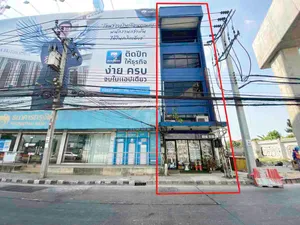 เช่า อาคารพาณิชย์ 5 ชั้นครึ่ง ติดรถไฟฟ้าสายสีชมพู สถานี แยกปากเกร็ด