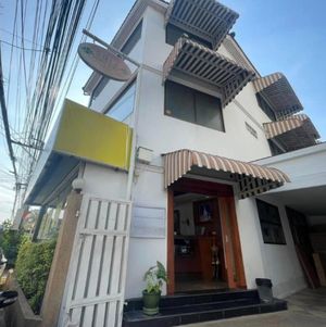 ให้เช่าอาคาร 3 ชั้น ซ.พหลโยธิน 2 เนื้อที่ 103 ตร.วา ใกล้ BTS อารีย์ เหมาะสำหรับทำออฟฟิศสำนักงาน air bnb หรือ ร้านอาหาร มีที่จอดรถในตัว