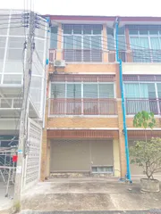 ASS1818 ให้เช่าตึกสำนักงาน Office  3 ชั้น   1 ห้องนอน  2 ห้องน้ำ 1ห้องรับแขก ขนาดที่ดิน  15   ตร ว.  ให้เช่า  7,000บาทต่อเดือน  