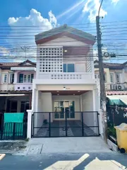 **พร้อมขาย**ทาวน์เฮ้าส์ รีโนเวทใหม่ สวยเนี๊ยบโดนใจ ใกล้รถไฟฟ้าคู้บอน! หมู่บ้านมณีมาศ ซ.คู้บอน6 รามอินทรา คันนายาว กรุงเทพ ใกล้ รามอินทรา กม.8 แฟชั่นไอส์แลนด์