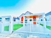 CHD101427  ขายบ้านเดี่ยวชั้นเดียว    3 ห้องนอน   2 ห้องน้ำ    1ห้องรับแขก  ขนาดที่ดิน  55    ตร.ว.   พื้นที่ใช้สอย 116 ตรม. ขายราคา  2.3   ล้านบาท   ฟรีโอน