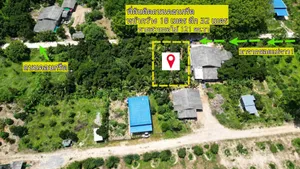 ขายสวนผลไม้ผสม 121 ตร.วา ห่างจากถนนสุขุมวิท 1 km ใกล้สถานีตำรวจทางหลวงสวนสน ต.แกลง อ.เมืองระยอง จ.ระยอง 