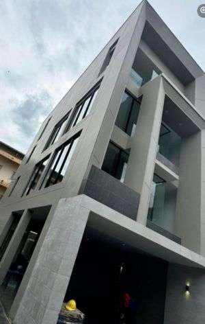 ให้เช่าโฮมออฟฟิศ 4 ชั้น มีลิฟต์ หลัง Central Eastville พื้นที่ใช้สอยรวม 527 ตารางเมตร จอดรถ 6 คัน เหมาะทำออฟฟิศและอยู่อาศัย คลินิก
