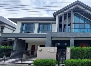RH1147ให้เช่าบ้านเดี่ยวโครงการ, บูเลอวาร์ด พระราม 9 -2 บ้านเดี่ยว 2 ชั้น 100 ตรว. 352 ตรม.3 ห้องนอน 4 ห้องน้ำ 1 ห้องแม่บ้าน เฟอร์นิเจอร์ครับ