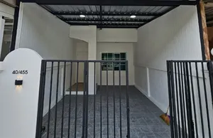 ขายบ้านทาวน์เฮาส์ 2 ชั้น รีโนเวทใหม่ ซอยนวลจันทร์ 24