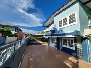 บ้านเดี่ยวหลังมุมเพิ่งรีโนเวททั้งหลัง 92 ตรว. จรัญ75 ใกล้ MRT อาคารที่จอดรถ6 คัน