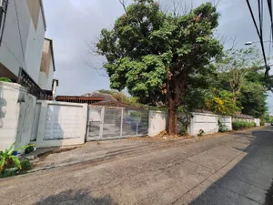 ขายบ้านพร้อมที่ดินพหลโยธิน32 (เสนานิคม1) แยก18