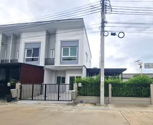 ขาย / ให้เช่า ทาวน์โฮมแปลงมุม ม.คิวดิสทริค (Q District) บางนา-กิ่งแก้ว  ติดถนนใหญ่ ใกล้เมกาบางนา