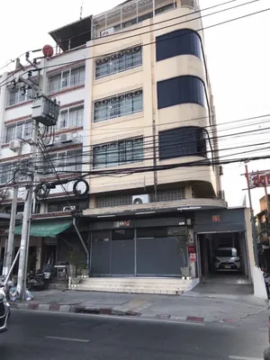 ขายด่วนนน ตึก5ชั้น ทำเลทอง ติดถนนใหญ่ ใกล้รถไฟฟ้าใต้ดิน ตากสิน ธนบุรี