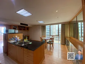 ขายคอนโด 2 ห้องนอน ชั้นสูง ทำเลอโศก วิวถนนอโศก และ ทะเลสาบ-Condo for Sale: 2-Bedroom High Floor Unit in Asoke with Asoke Road and Lake Views