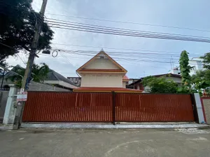 ให้เช่าบ้านเดี่ยว 2 ชั้น 72 ตร.วา ซอยลาดพร้าว 54 สร้างใหม่ทรงเรือนไทย modern จอดรถได้ 4 คัน ห่างถนนลาดพร้าว 150เมตร เหมาะพักอาศัยทำกิจการคาแฟ่ co-working space 