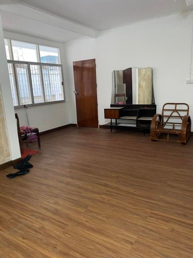 รหัสC6251 ให้เช่าบ้านเดี่ยว 2ชั้น เป็นบ้านไม้ ที่จอดรถประมาณ 10 คัน, ภาพที่ 4
