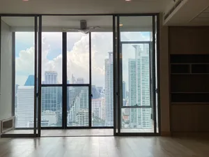 ขายห้อง Penthouse ราคาดี วิวดี ใจกลางอโศก-พระราม4 ห่างจาก MRT ศูนย์ประชุมแห่งชาติสิริกิติ์ เพียง 50 เมตร