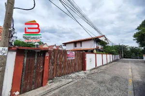 บ้านเดี่ยว ซอยติวานนท์ 3 แยก 11 เนื้อที่ 140 ตรว ถนนติวานนท์ ตำบลตลาดขวัญ อำเภอเมืองนนทบุรี จังหวัดนนทบุรี