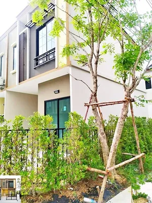 บ้านใหม่ เดอะ พาซิโอ มอลล์ อ่อนนุช กิ่งแก้ว29-39 ให้เช่าทาวน์โฮม 2 ชั้นหัวมุม  3 กม. 25ตรว.128ตรม. ทำเลดีมาก 3นอน 2น้ำ 4จอดรถ 2แอร์