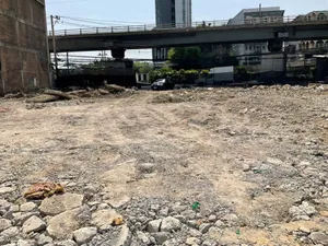 ขายที่ดินติดถนนพัฒนาการ สี่แยกคลองตัน 1-1-33 ไร่ 250 ล้านบาท ทำเลดีมากควรค่าแก่การลงทุน เหมาะสร้างคอนโด,โรงแรม,สร้างตึกออฟฟิศ