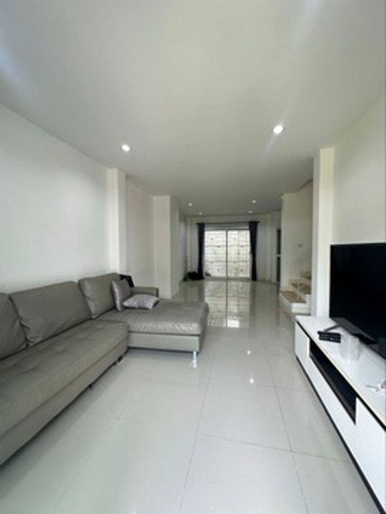 ให้เช่าทาวน์เฮ้าส์ หมู่บ้าน เดอะ เซ็นทรัล ไลฟ์ ศรีราชา-สวนเสือ RP-H210, ภาพที่ 4