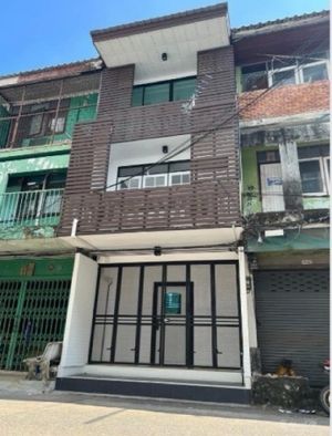 ให้เช่าอาคารพาณิชย์ 3 ชั้น ปรับปรุงใหม่ทรงโมเดิร์น สุขุมวิท 59 เหมาะสำหรับทำโฮมออฟฟิศหรือพักอาศัย ใกล้รถไฟฟ้าBTS บางจาก