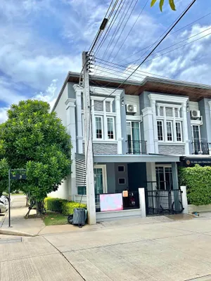 A3MG0716 ให้เช่าทาวน์โฮมสองชั้น  4 ห้องนอน 2 ห้องน้ำ 1 ห้องรับแขก 1 ห้องครัว   ให้เช่าราคา 21,000 บาทต่อเดือน  ขนาดที่ดิน  18.7  ตรว. 