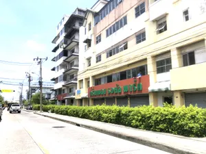 ขายคอนโด กรีนเพลส รอยัล พาร์ค (Green Place Royal Park) 34.32ตร.ม. ชั้น 1 ติดถนน (สามารถเปิดร้านค้า เสริมสวย ซักผ้า shop)