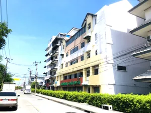 ขายคอนโด กรีนเพลส รอยัล พาร์ค (Green Place Royal Park) พื้นที่ 65ตร.ม. ชั้น 3 ห้องชุด ห้องมุม
