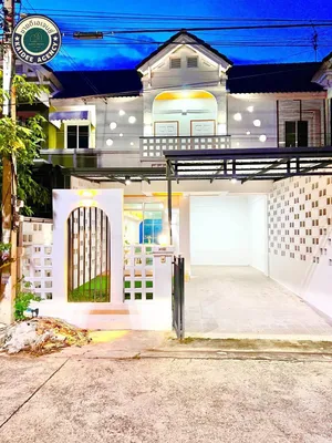 พร้อมขาย! บ้านมือสองคลองสี่ รีโนเวทใหม่ ไม่ต้องเข้าซอย แถมเฟอร์แน่น! หมู่บ้านปิยวรารมย์ คลองสี่ ต.บึงยี่โถ อ.ธัญบุรี จ.ปทุมธานี ทำเลดี ใกล้ย่าน ลำลูกกา รังสิต