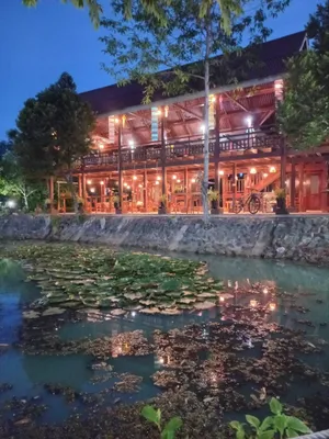 ขายที่ดินพร้อมบ้านเรือนไทยประยุกต์ บนเนื้อที่รวม 7-3-70 ไร่ ต.หมอนนาง อ.พนัสนิคม จ.ชลบุรี 