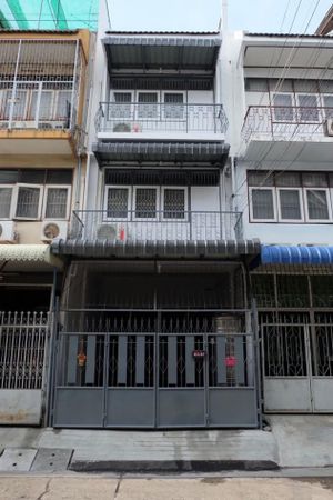 ขาย ทาวน์โฮม ขายทาวน์เฮาส์ 3.5 ชั้น ซอยประชาชื่น 25 เดินเข้าซอยเพียง 100 เมตร เขตบางซื่อ พื้นที่ 17 ตร.ว ประชาชื่น25 240 ตรม 17 ตรว